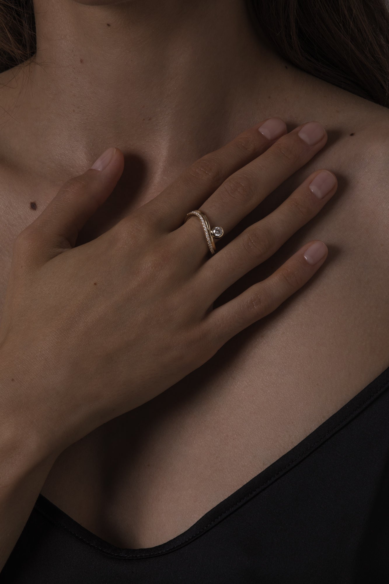 Tide Round Ring