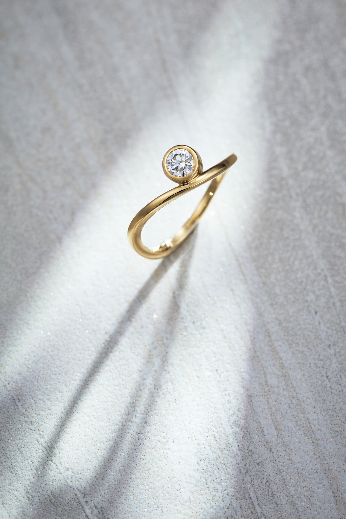 Tide Round Ring